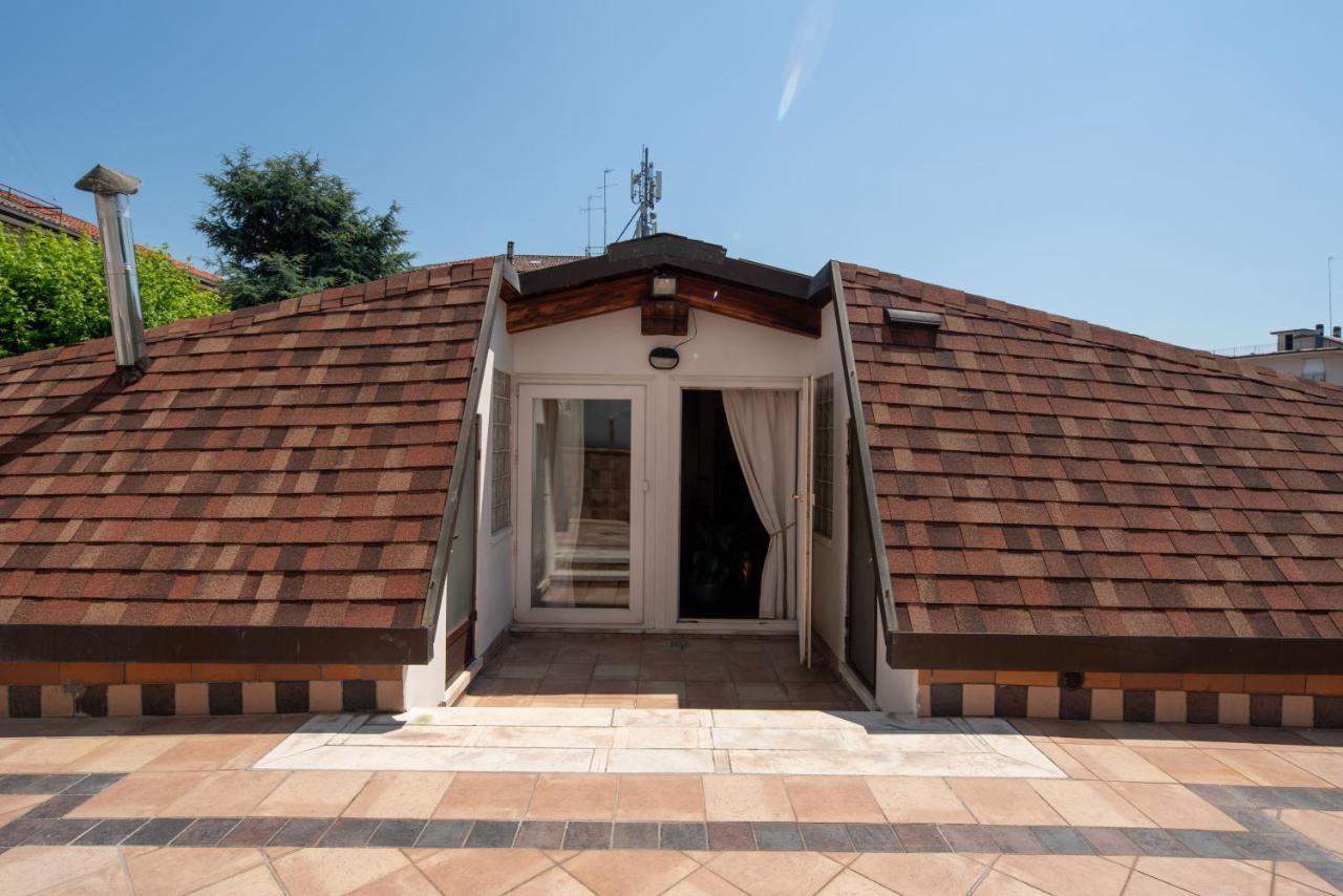 7° Cielo Apartment - Venezia - Mestre With Terrace Bagian luar foto